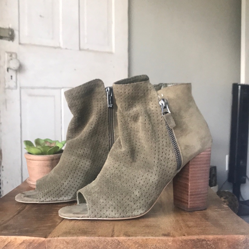 💚 2/$30! 💚 Jessica Simpson Women's Keris Ankle Bootie - 8